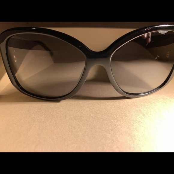 VERSACE ties with a bow sunglasses - Picture 7 of 8